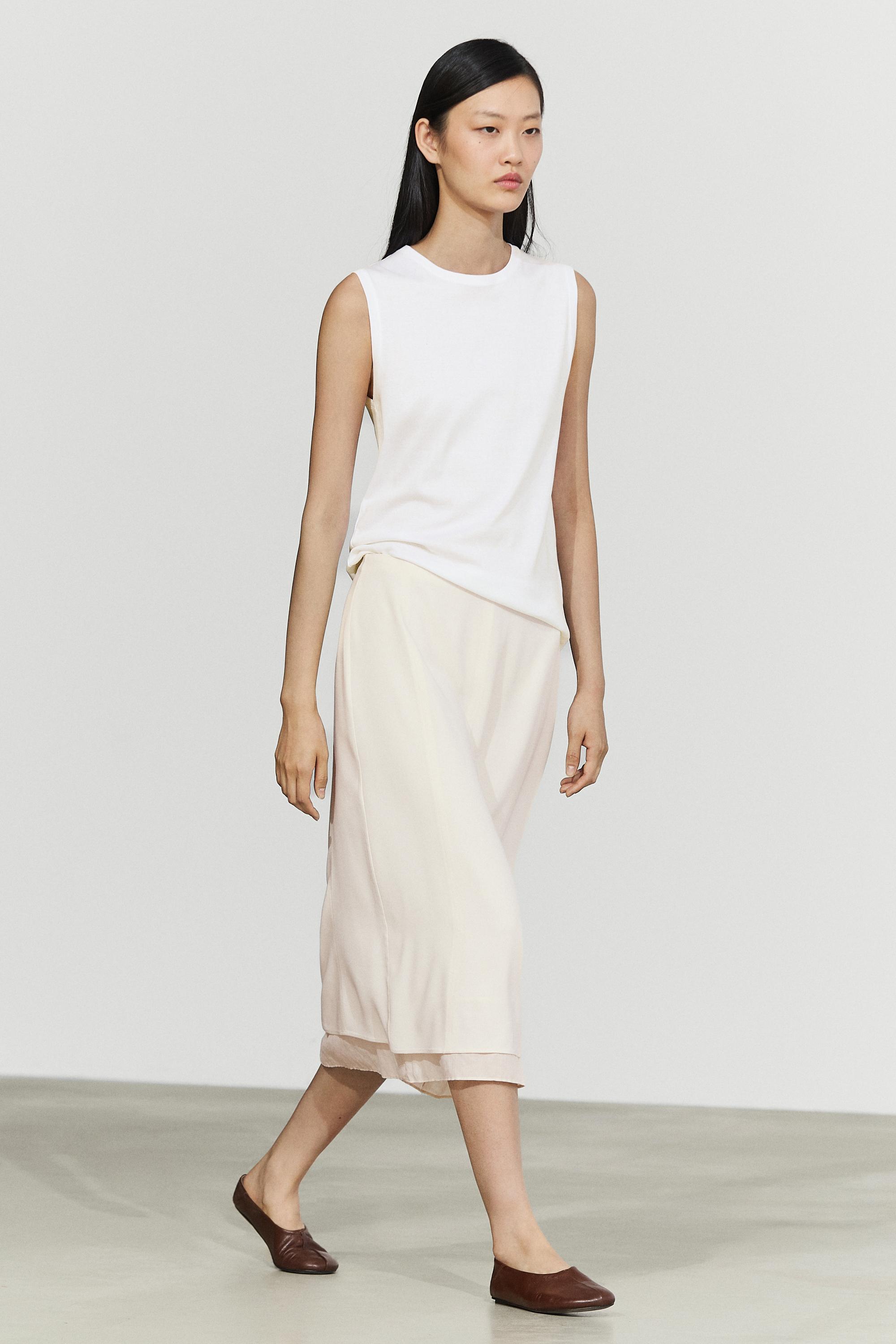 Double-layered midi skirt with seam detail